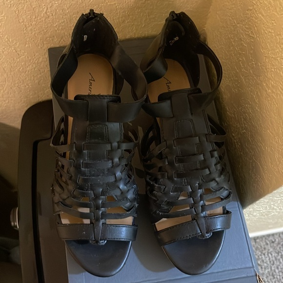 Black women’s wedges - Picture 6 of 6